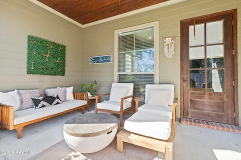 $295,000 | 813 Flambant Drive, Broussard, LA 70518