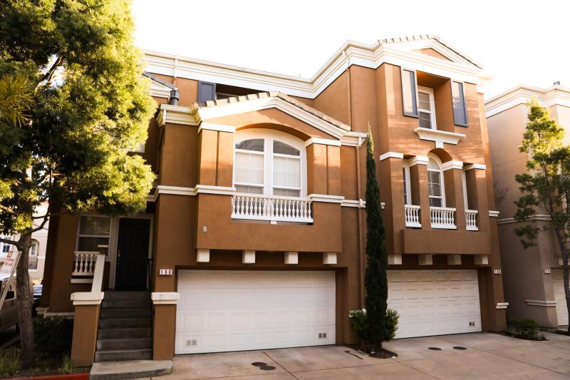 190 Rainbow Place Milpitas, CA 95035 - Photo 1 of 18 a front view of a house with a yard