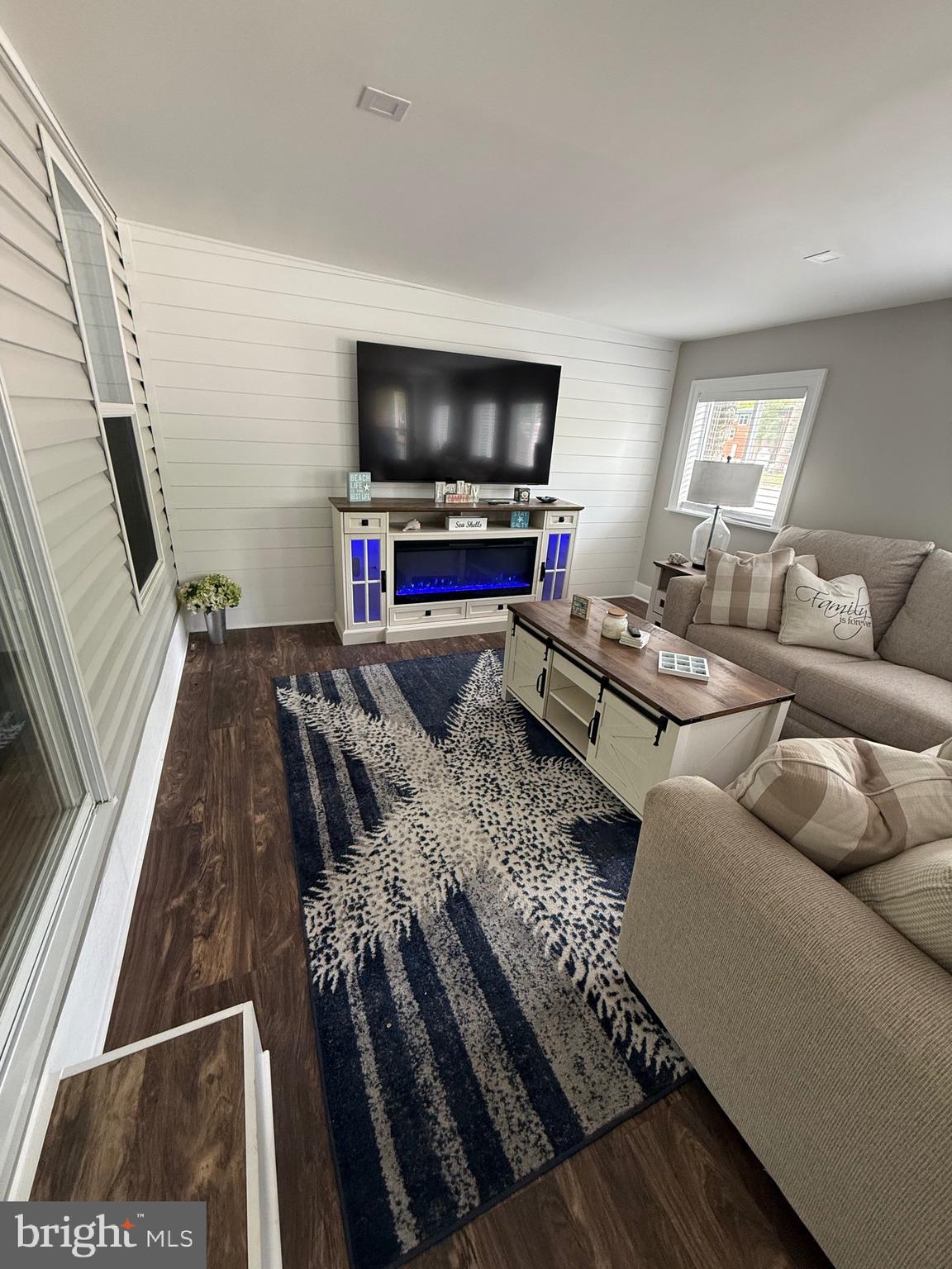 515 Corsons Tavern Road, Unit H27 Ocean View, NJ 08230 - Photo 5 of 20 family room