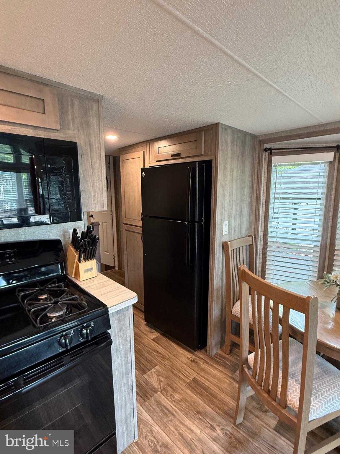 515 Corsons Tavern Road, Unit H27 Ocean View, NJ 08230 - Photo 10 of 20 kitchen