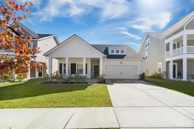 $2,700 | 225 Red Blf Street, Summerville, SC 29483