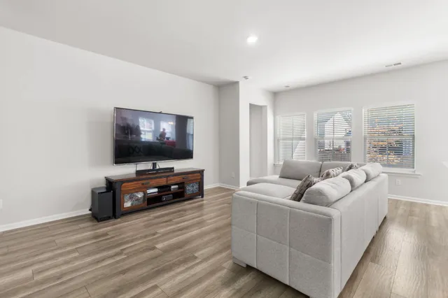 $2,700 | 225 Red Blf Street, Summerville, SC 29483