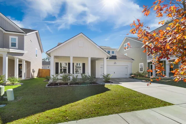 $2,700 | 225 Red Blf Street, Summerville, SC 29483