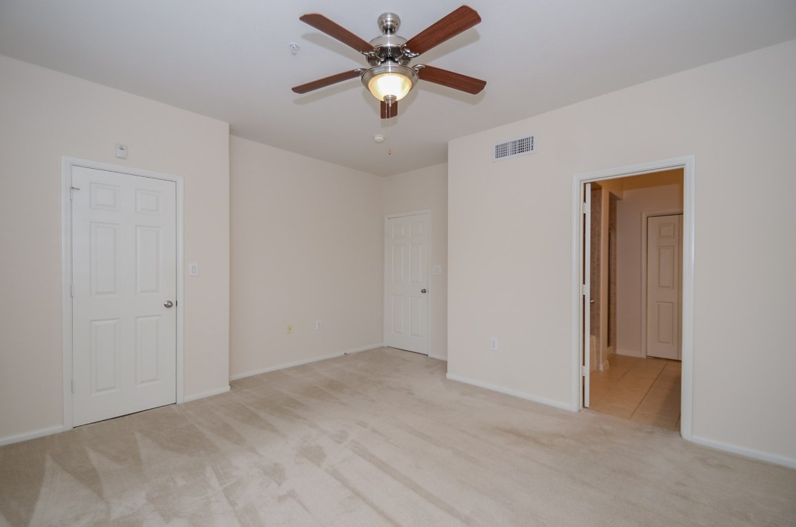 9200 Westheimer Road, Unit 802 Houston, TX 77063 - Photo 22 of 32 a view of an empty room