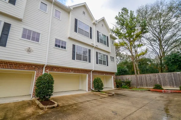 $1,850 | 9200 Westheimer Road, Unit 802, Houston, TX 77063