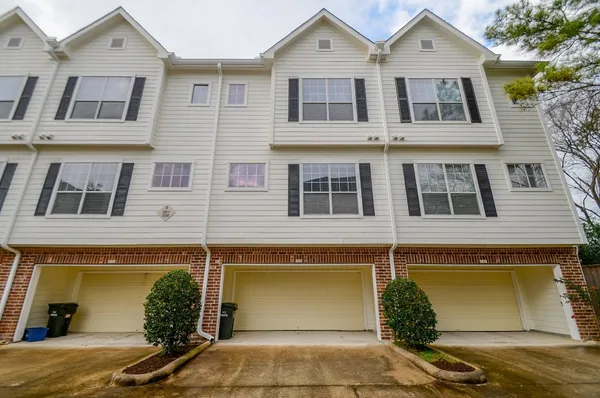 $1,850 | 9200 Westheimer Road, Unit 802, Houston, TX 77063