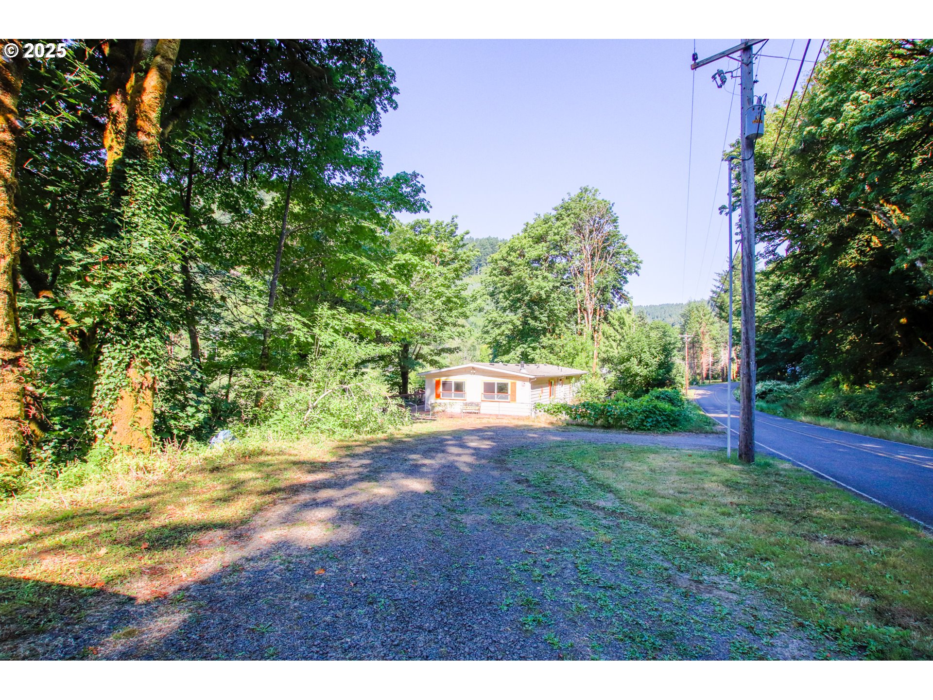 11425 East Mapleton Road Mapleton, OR 97453 - Photo 2 of 36