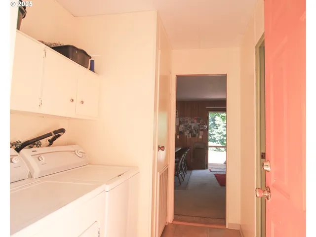 $345,000 | 11425 East Mapleton Road, Mapleton, OR 97453