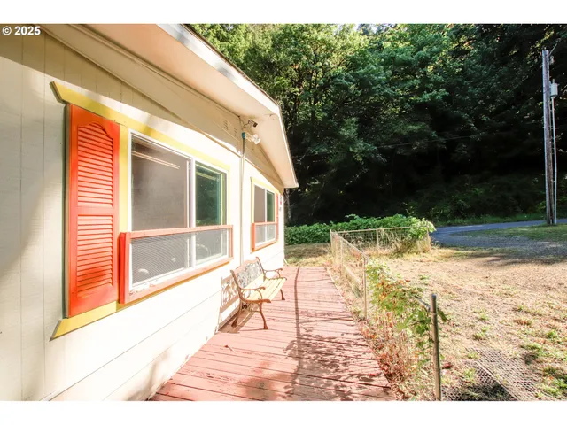 $345,000 | 11425 East Mapleton Road, Mapleton, OR 97453