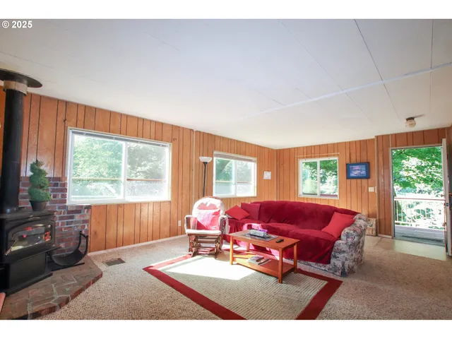 $345,000 | 11425 East Mapleton Road, Mapleton, OR 97453