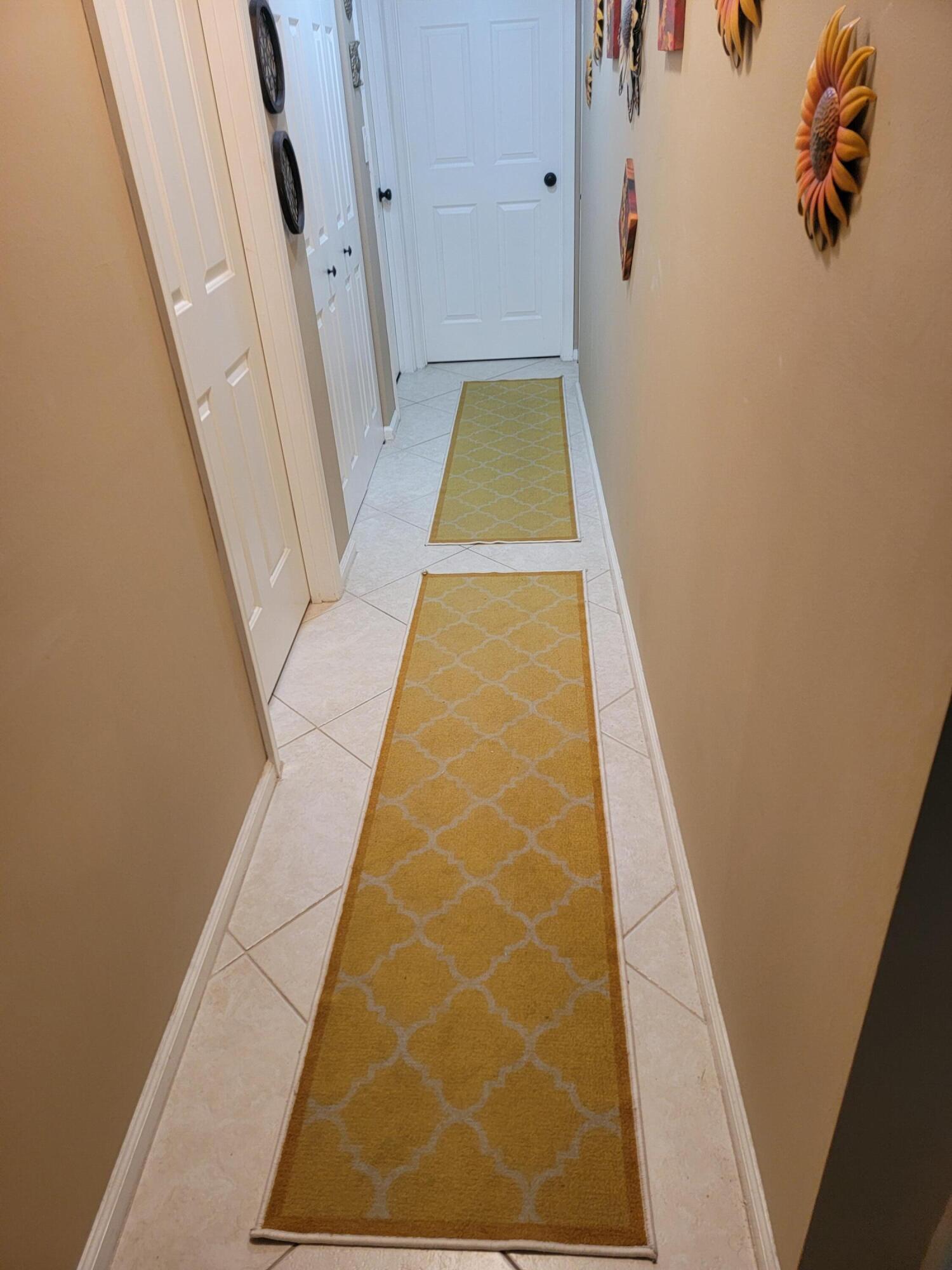 27 Vista Del Rio Boynton Beach, FL 33426 - Photo 35 of 45 Long hall