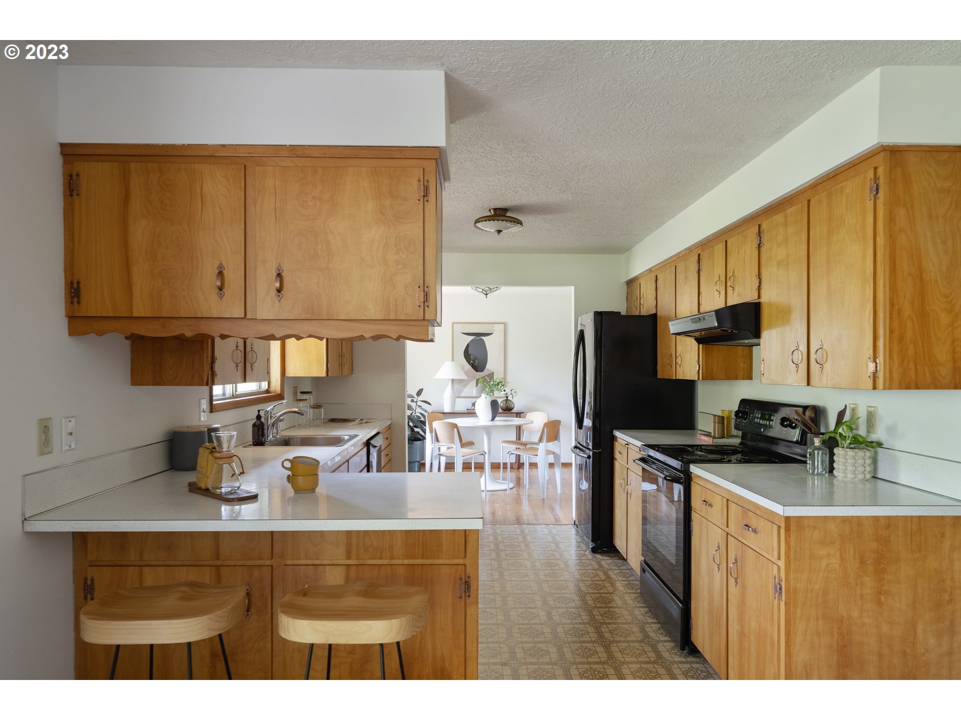 20030 Southwest Kinnaman Road Aloha, OR 97078 - Photo 11 of 33 Kitchen