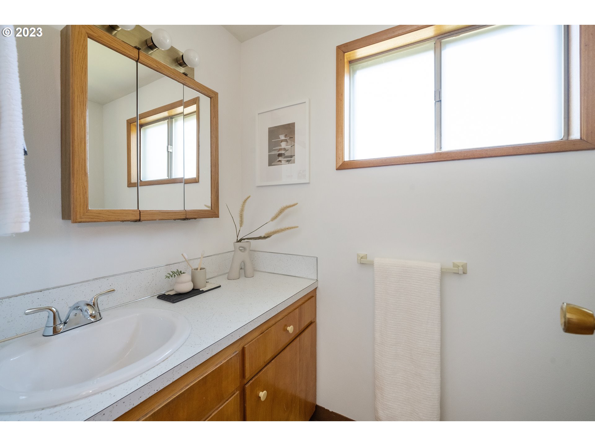 20030 Southwest Kinnaman Road Aloha, OR 97078 - Photo 23 of 33 Bathroom