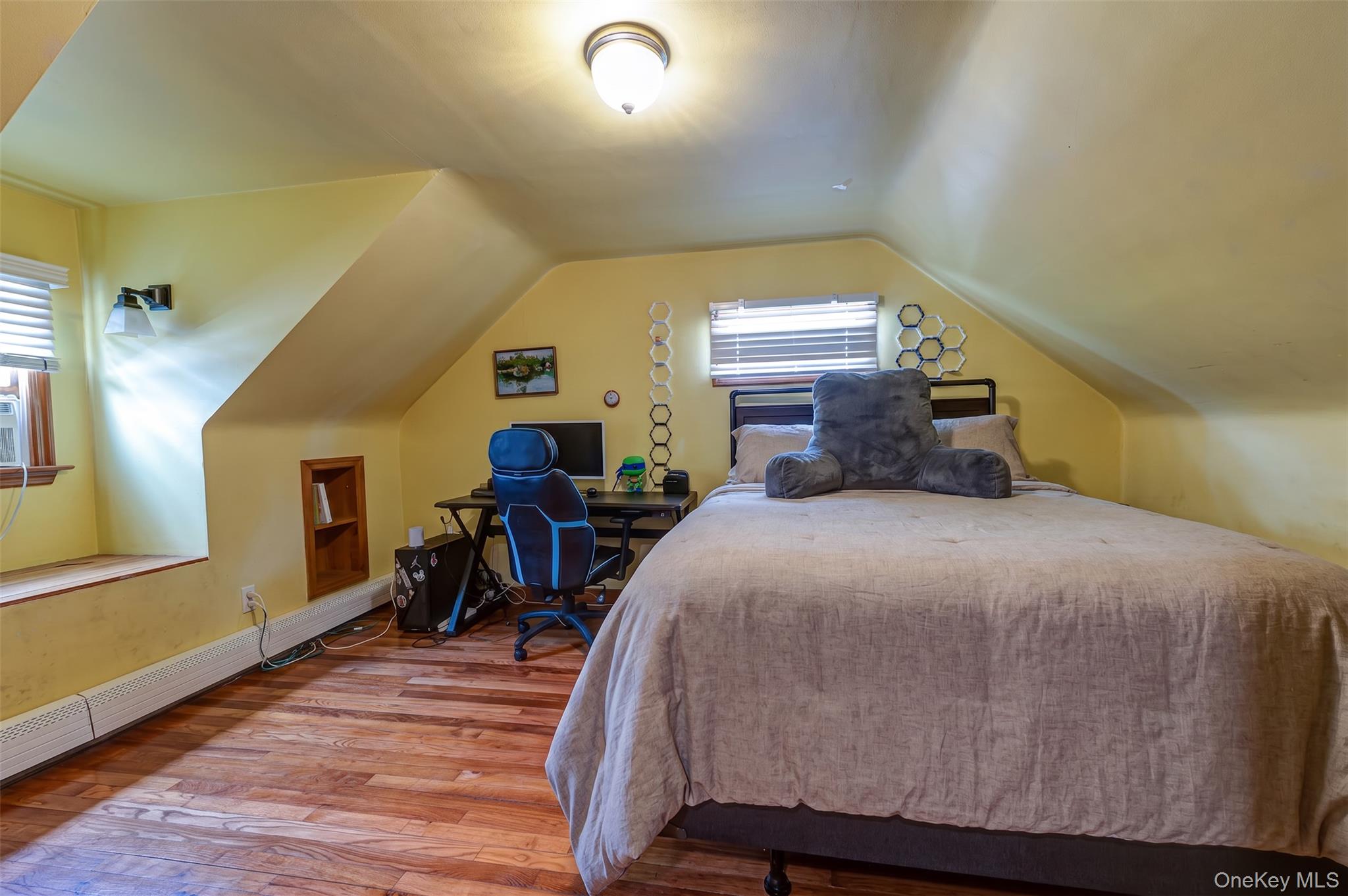 253 Melbury Road Babylon, NY 11702 - Photo 27 of 44