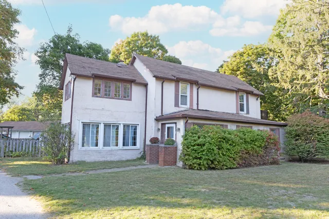 $319,900 | 3180 Lakeshore Drive, St. Joseph, MI 49085