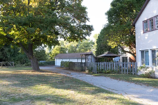 $319,900 | 3180 Lakeshore Drive, St. Joseph, MI 49085