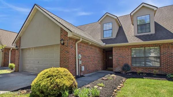 $520,000 | 619 Farragut Commons Drive, Knoxville, TN 37934