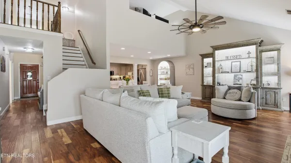 $520,000 | 619 Farragut Commons Drive, Knoxville, TN 37934