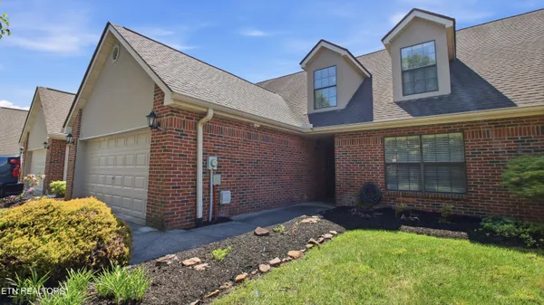 $520,000 | 619 Farragut Commons Drive, Knoxville, TN 37934