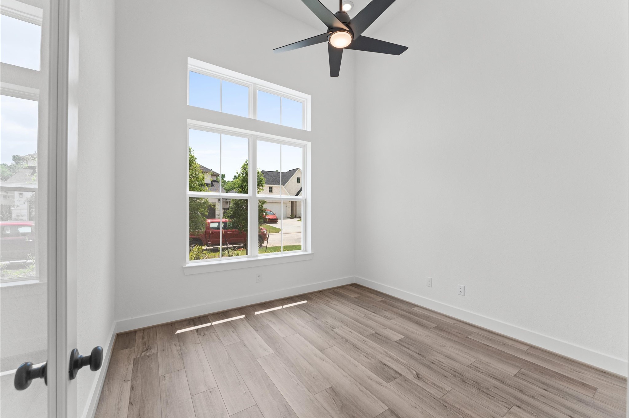 8218 Sherman Pk Trail Spring, TX 77389 - Photo 10 of 28 an empty room with a window
