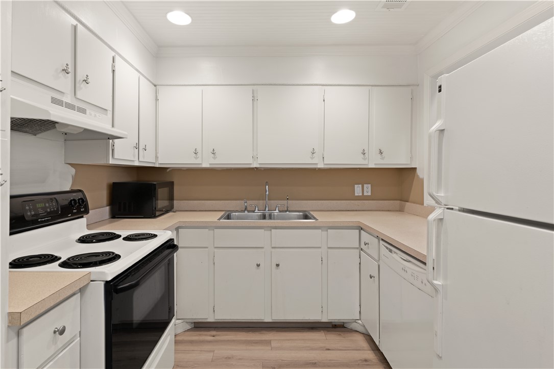 1000 Mallery St Extension, Unit B5 St. Simons Island, GA 31522 - Photo 7 of 24