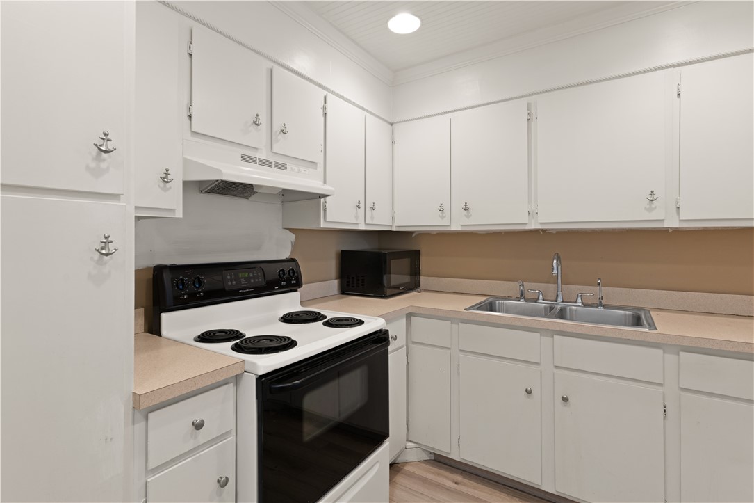 1000 Mallery St Extension, Unit B5 St. Simons Island, GA 31522 - Photo 9 of 24