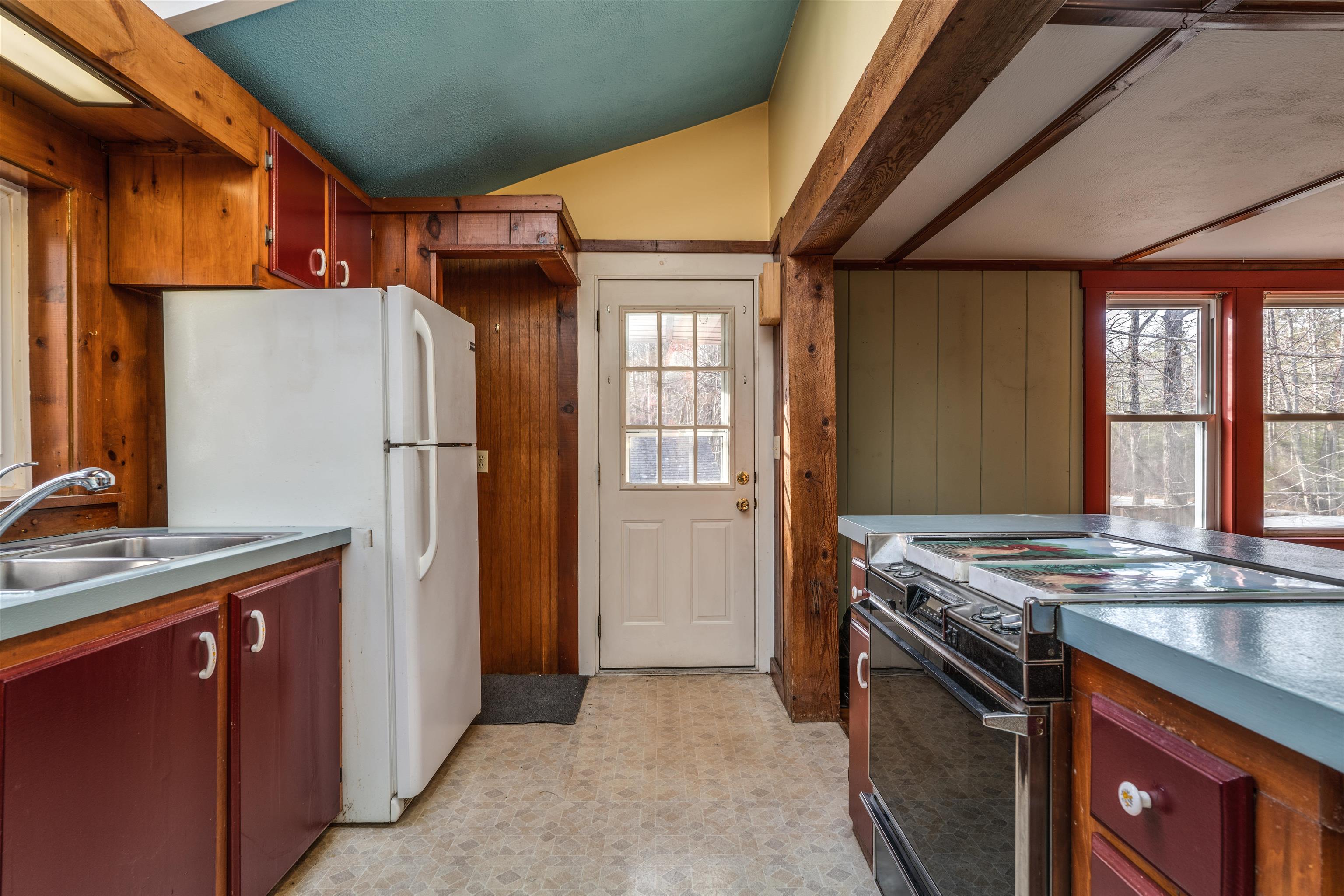 507 Hall Road Barrington, NH 03825 - Photo 8 of 25