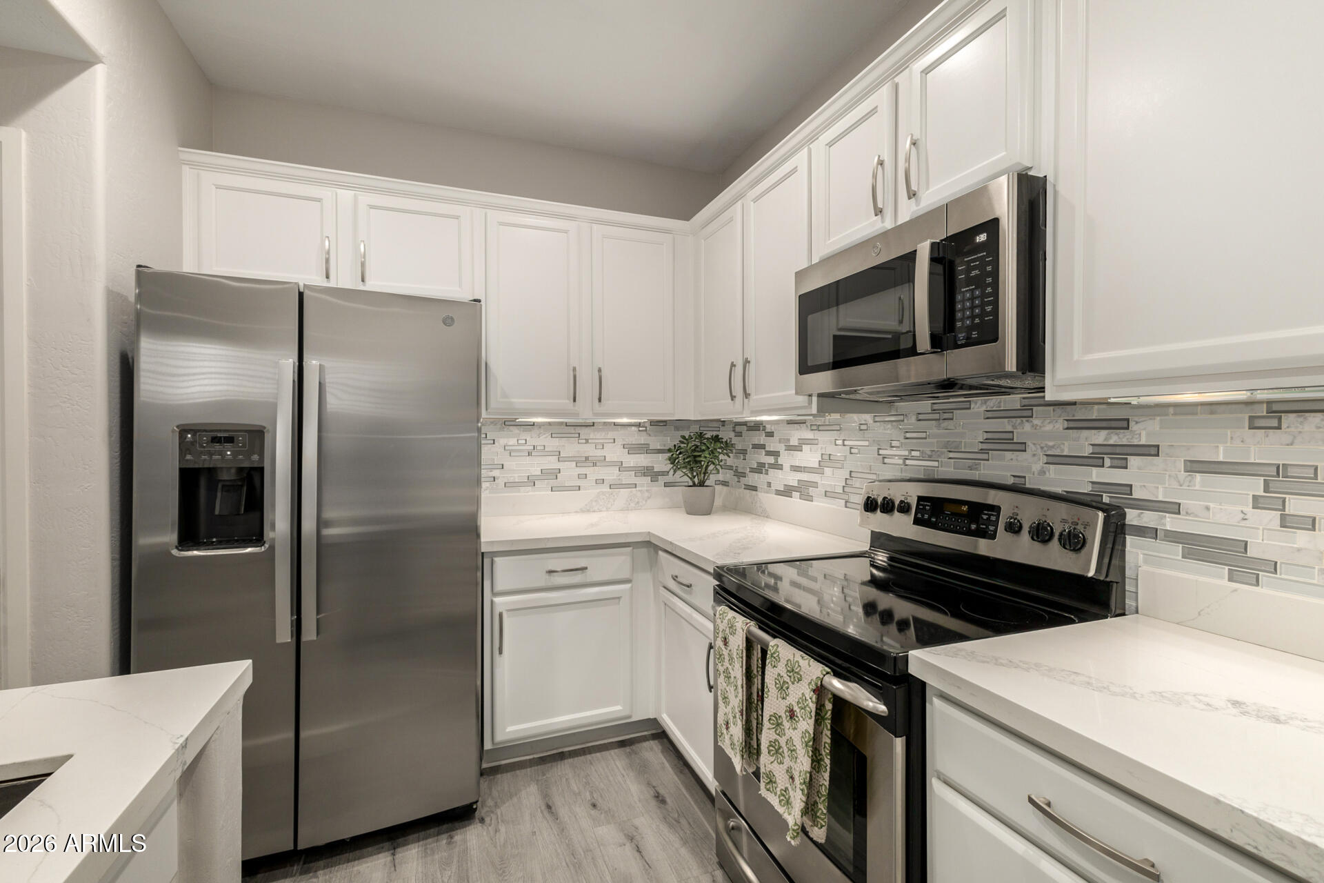 3935 East Rough Rider Road, Unit 1071 Phoenix, AZ 85050 - Photo 14 of 49 Kitchen