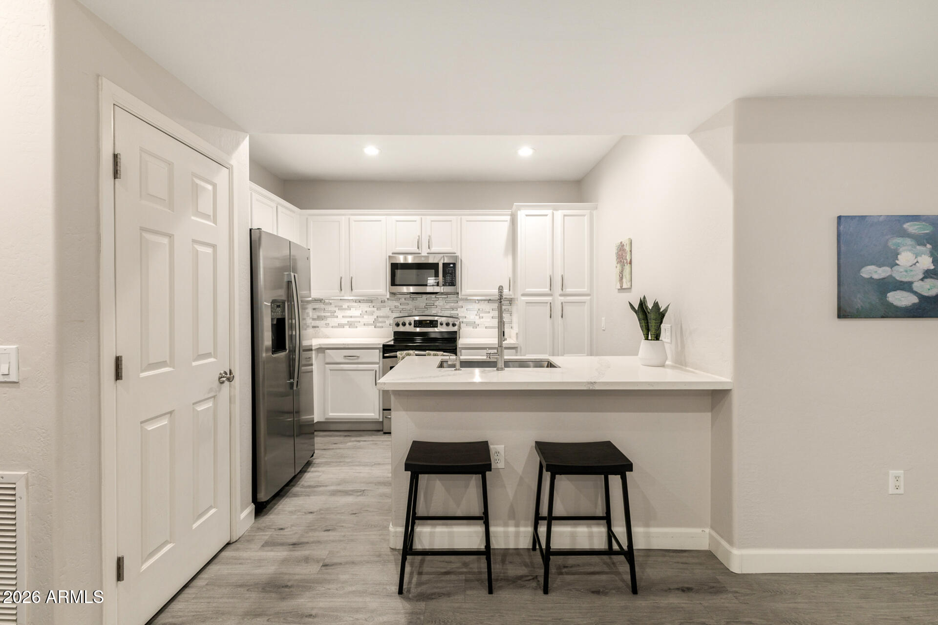 3935 East Rough Rider Road, Unit 1071 Phoenix, AZ 85050 - Photo 9 of 49 Breakfast Bar