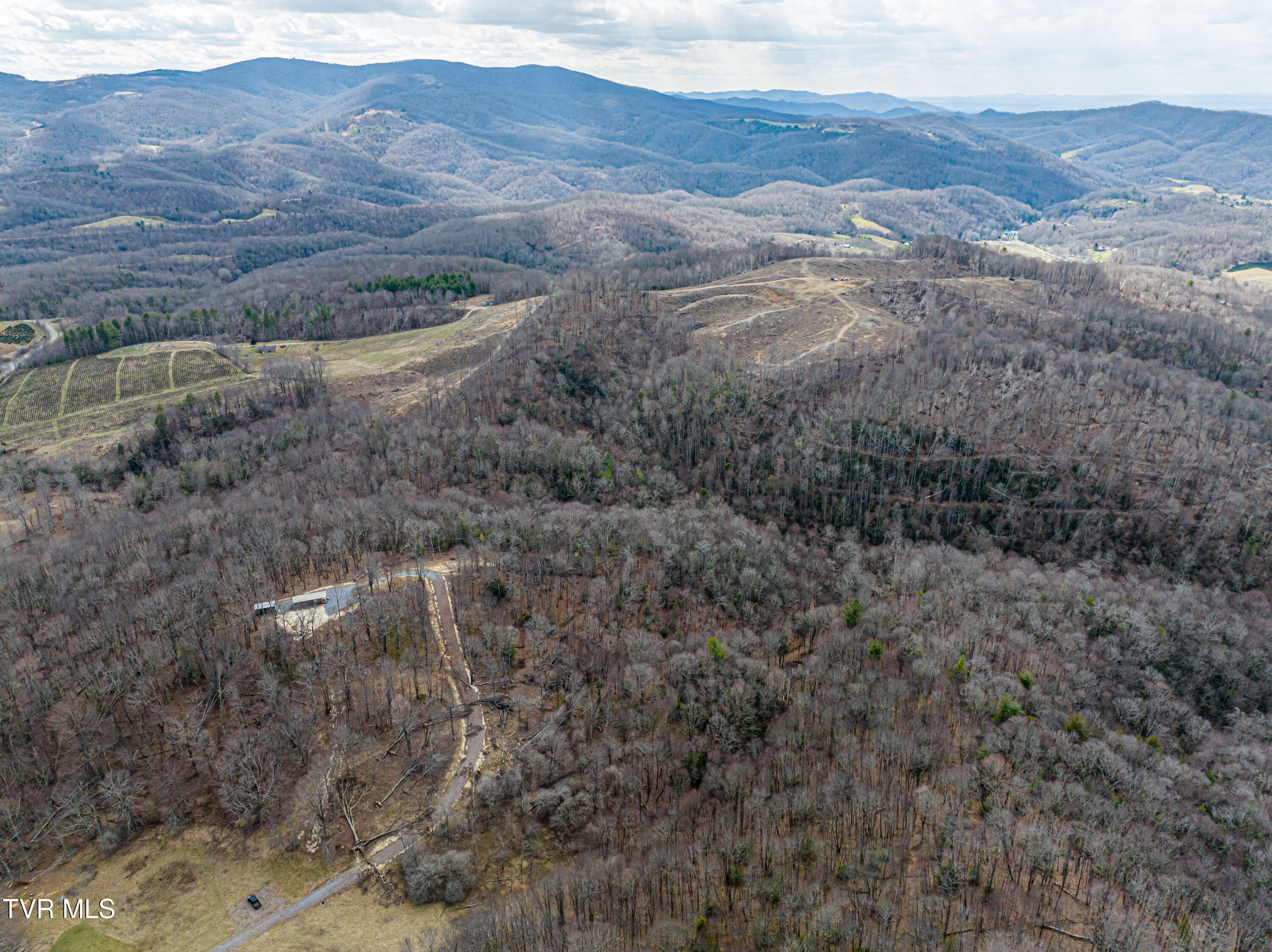 108 Whitetop Gap Road Damascus, VA 24236 - Photo 2 of 39 Whitetop Gap-23