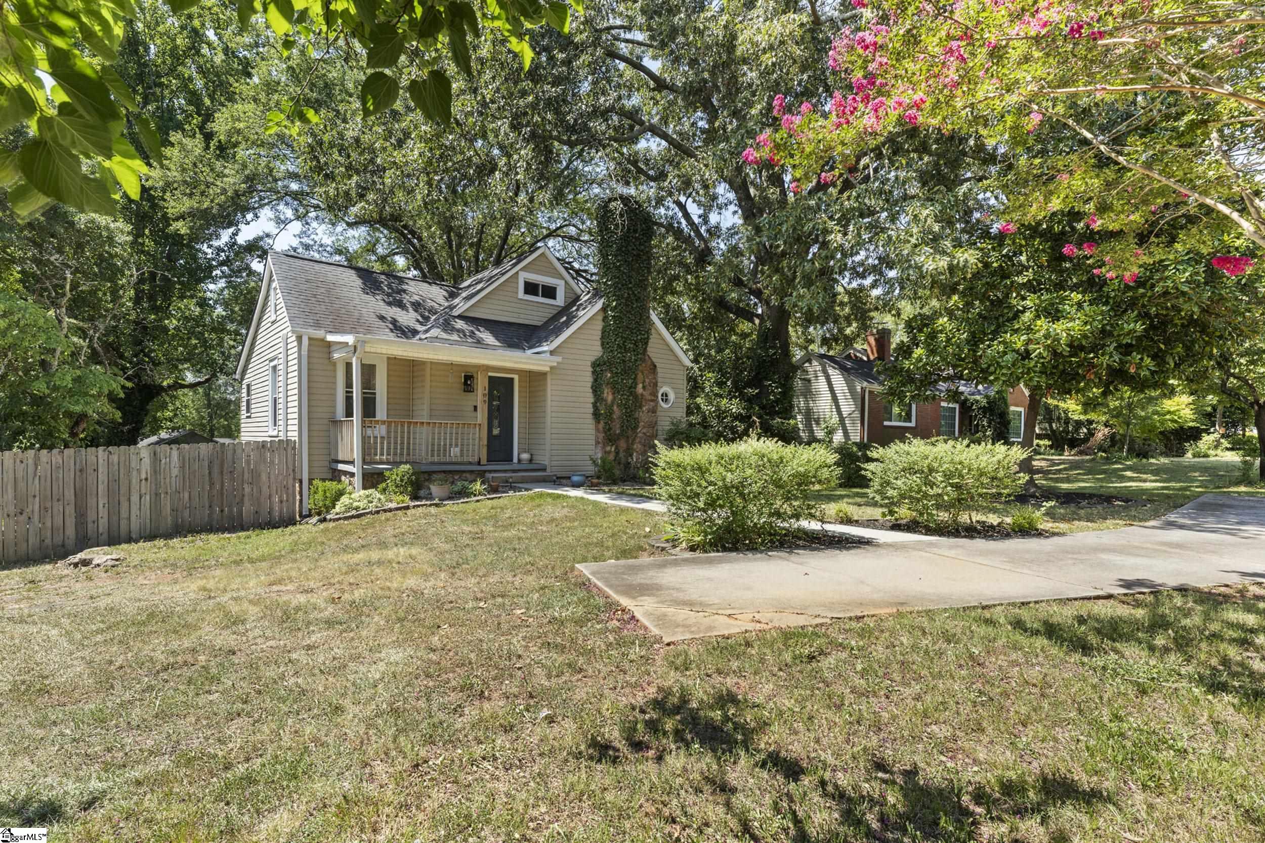109 Ackley Road Greenville, SC 29607 - Photo 2 of 35