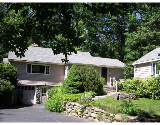 40 Barton Road Stow, MA 01775 - Photo 1 of 1