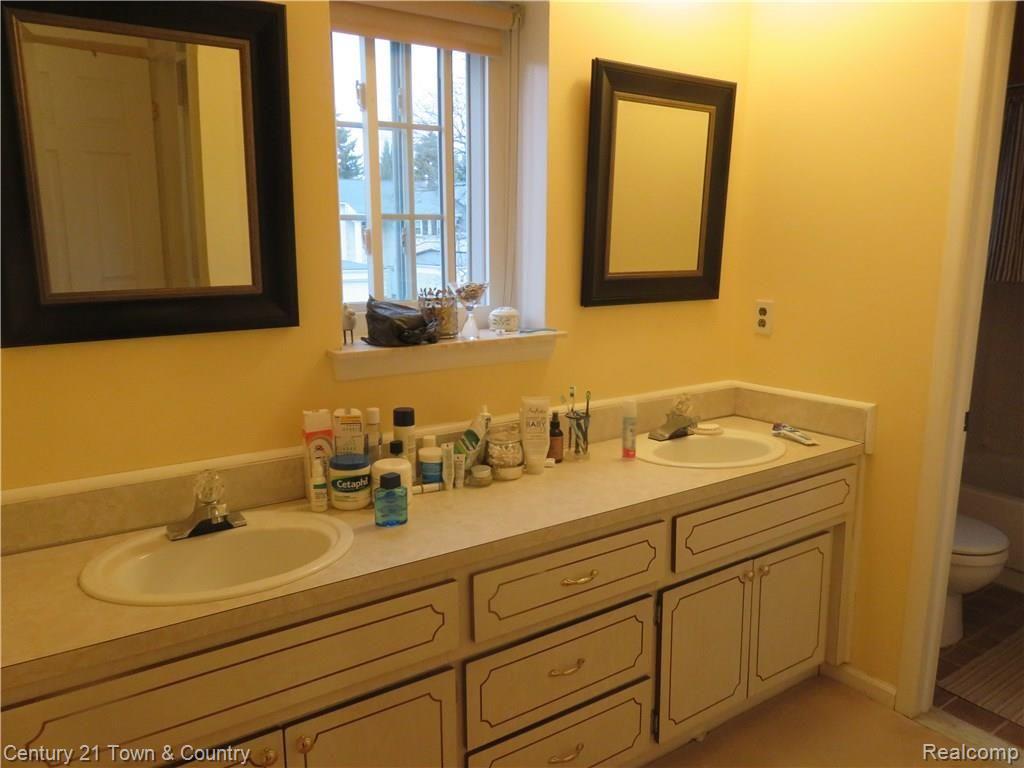 117 Manor Way Rochester Hills, MI 48309 - Photo 10 of 16