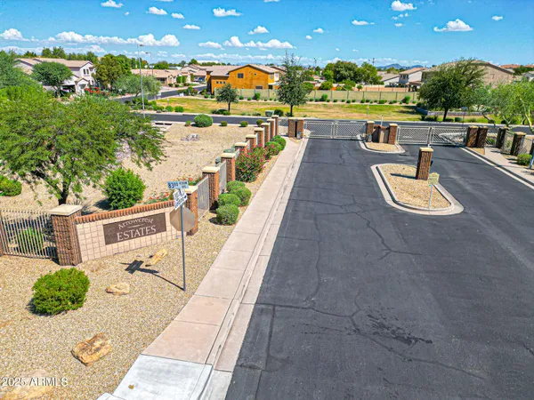 $784,000 | 8232 West Crocus Drive, Peoria, AZ 85381