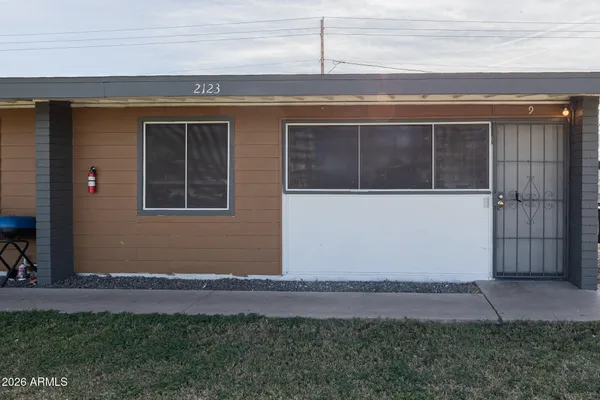 $895 | 2123 West Devonshire Avenue, Unit 9, Phoenix, AZ 85015