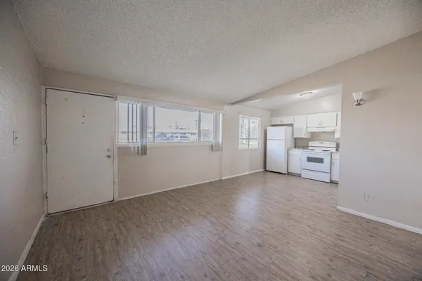 $895 | 2123 West Devonshire Avenue, Unit 9, Phoenix, AZ 85015