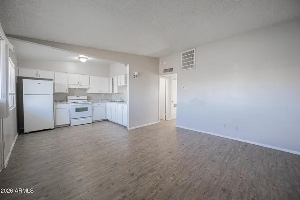 $895 | 2123 West Devonshire Avenue, Unit 9, Phoenix, AZ 85015