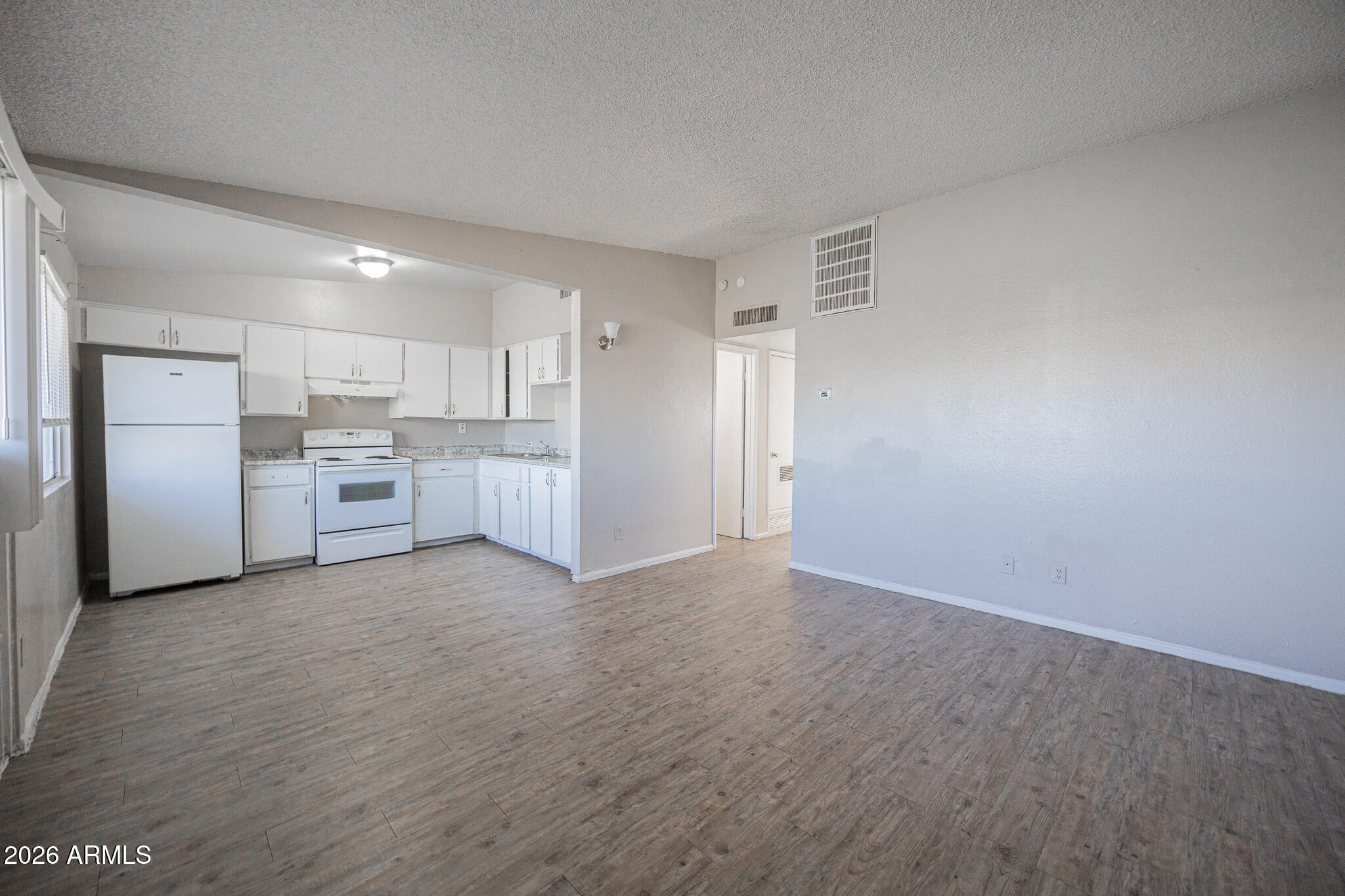 2123 West Devonshire Avenue, Unit 9 Phoenix, AZ 85015 - Photo 3 of 12 B33A4653