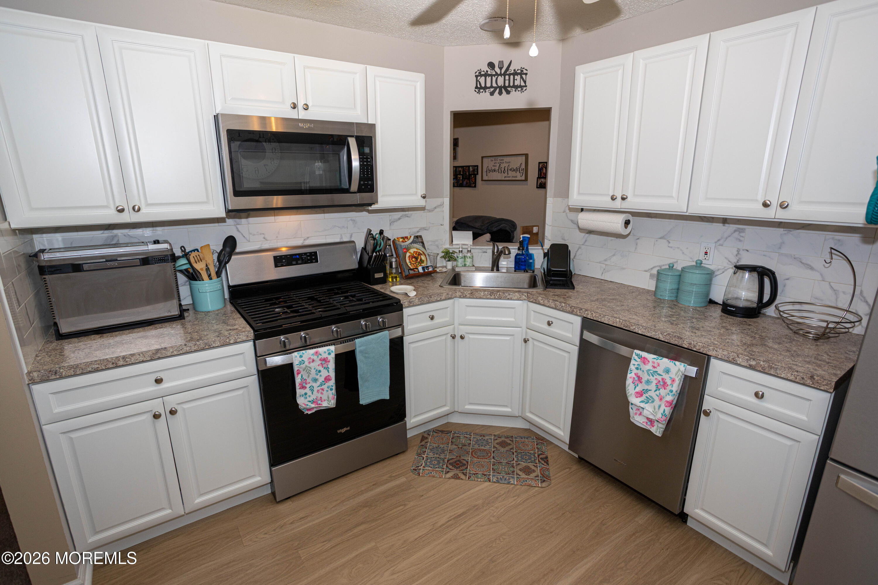 43 Farnham Square, Unit 243 Parlin, NJ 08859 - Photo 13 of 37 0013