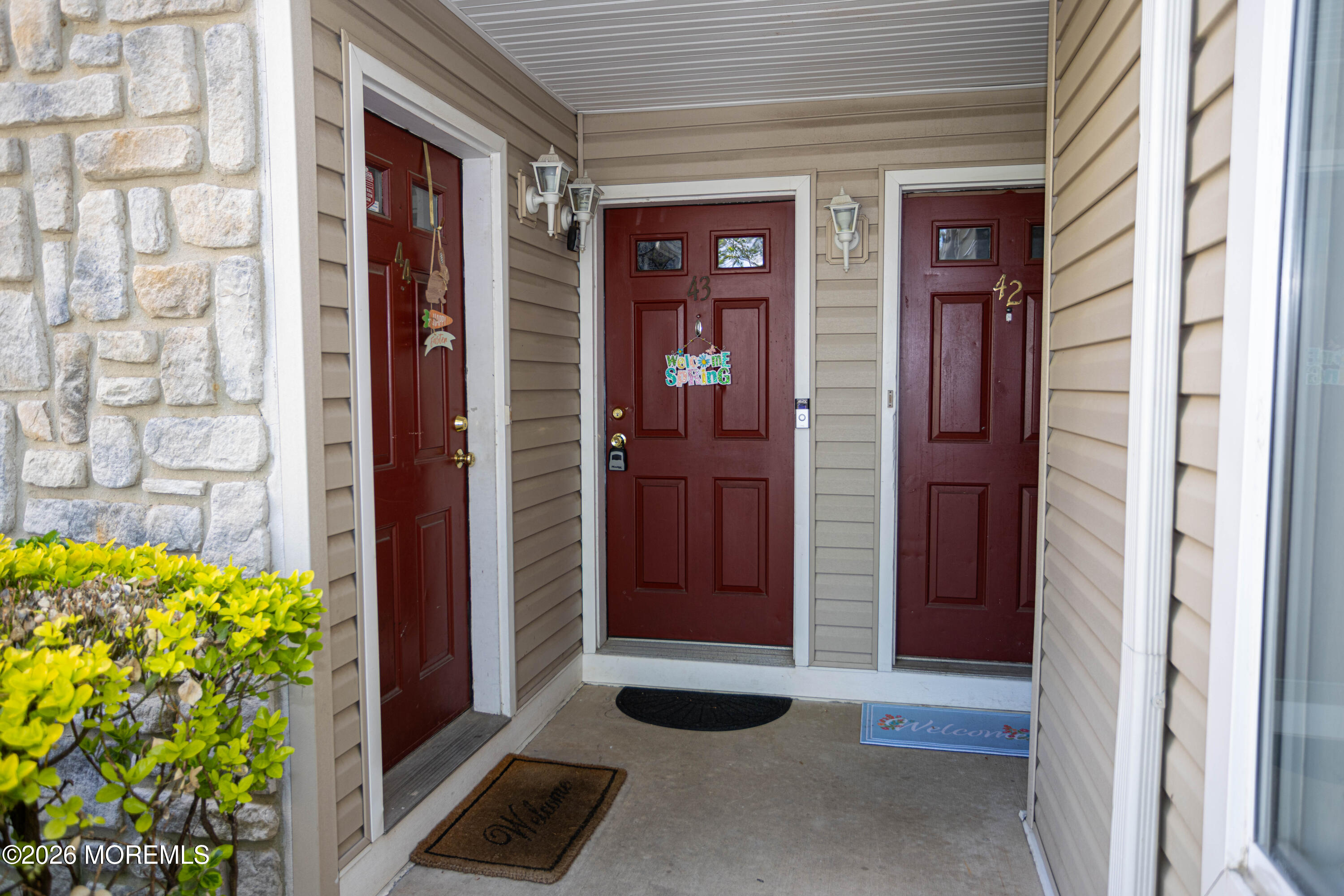 43 Farnham Square, Unit 243 Parlin, NJ 08859 - Photo 2 of 37 0002