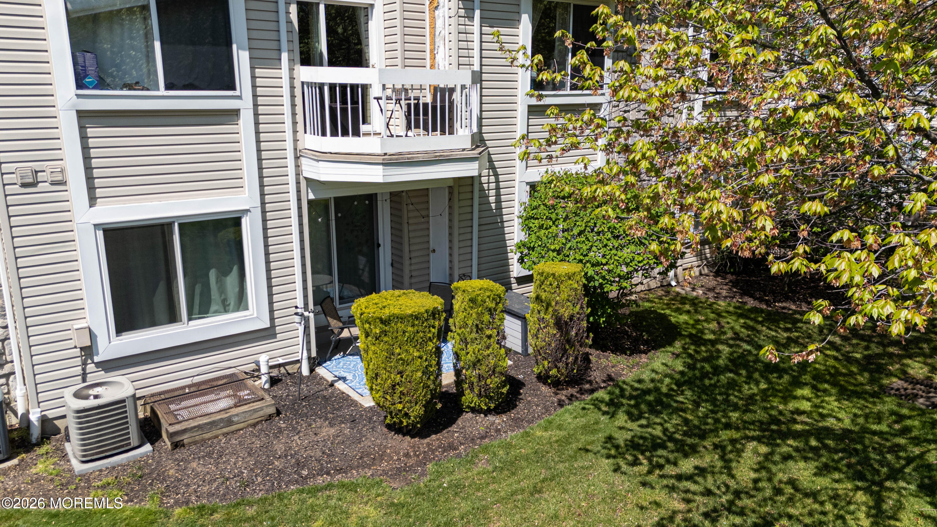 43 Farnham Square, Unit 243 Parlin, NJ 08859 - Photo 33 of 37 0034