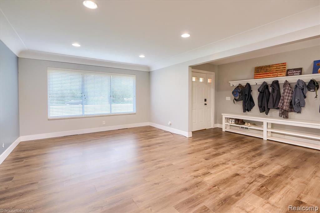 11447 Hegel Road Goodrich, MI 48438 - Photo 9 of 48