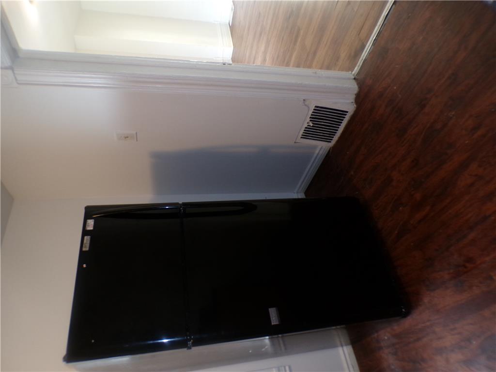 111 Ridge Avenue Allentown, PA 18102 - Photo 8 of 15 Black refrigerator
