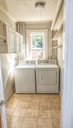 55 Bryant Street Springfield, MA 01108 - Photo 3 of 30