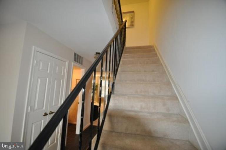 7342 Greentree Road Bethesda, MD 20817 - Photo 14 of 29 Staircase