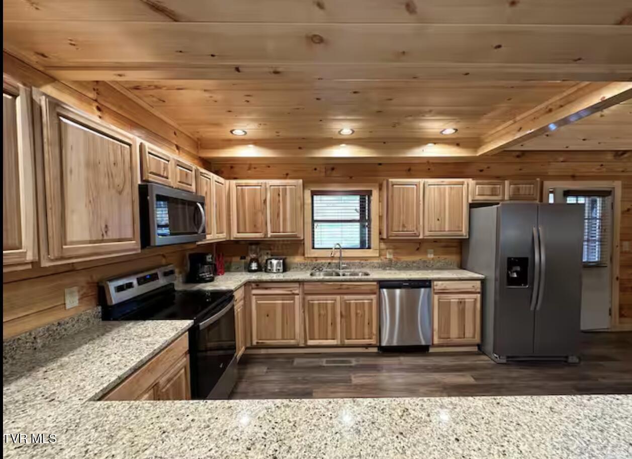 821 String Run Way Pigeon Forge, TN 37863 - Photo 12 of 67 IMG_7766