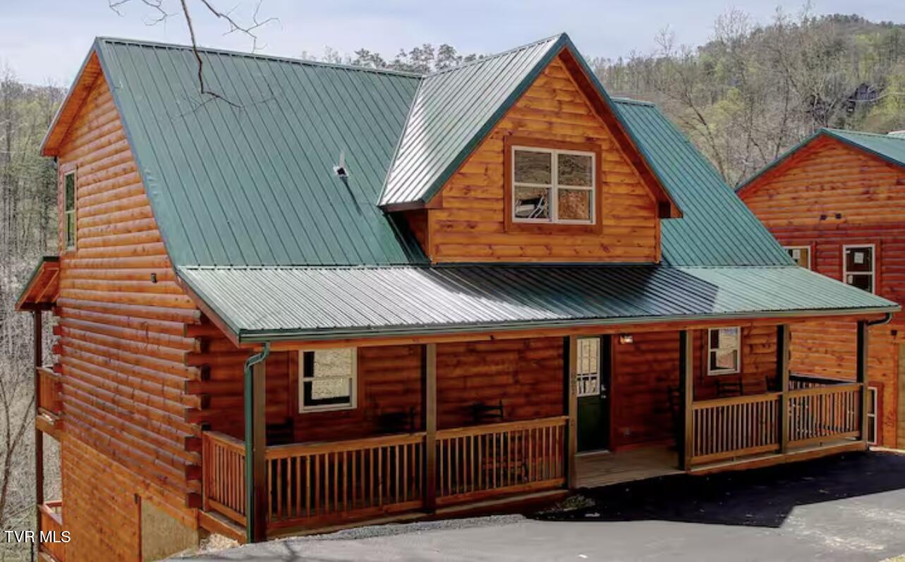 821 String Run Way Pigeon Forge, TN 37863 - Photo 2 of 67 IMG_7830