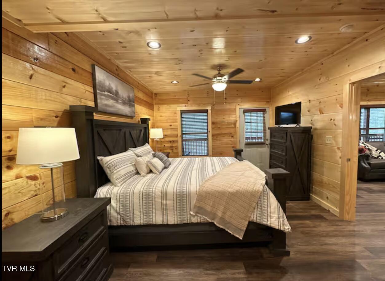 821 String Run Way Pigeon Forge, TN 37863 - Photo 26 of 67 IMG_7779