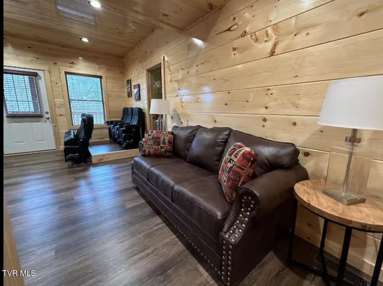 821 String Run Way Pigeon Forge, TN 37863 - Photo 39 of 67 IMG_7761