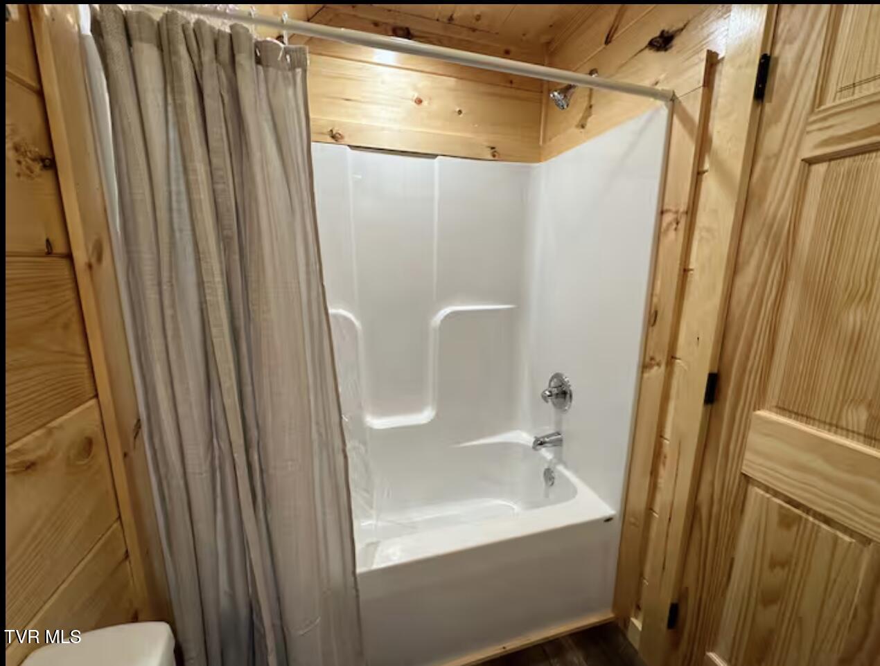 821 String Run Way Pigeon Forge, TN 37863 - Photo 51 of 67 IMG_7808